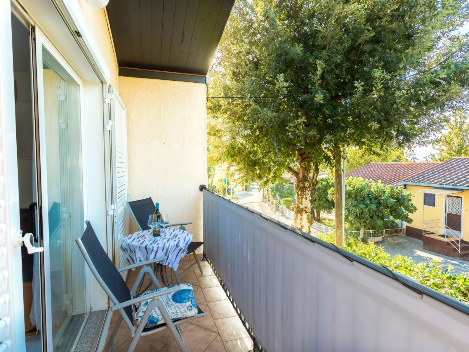 Apartment Sunny - Image-tags.info