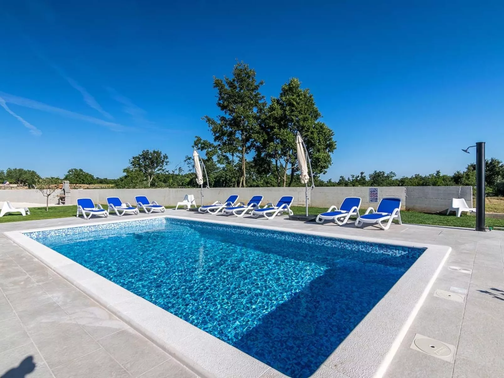 Villa 2095 - Image-tags.info