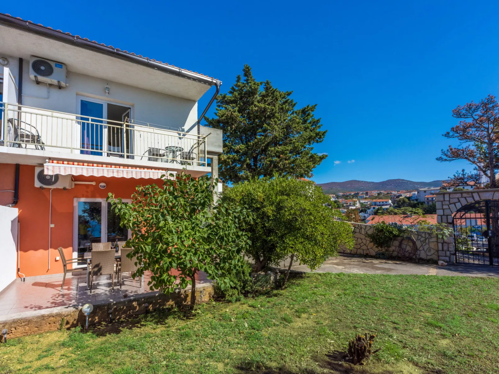 Brzica 3 - potkrovlje / HR-10986-03 - Image-tags.info