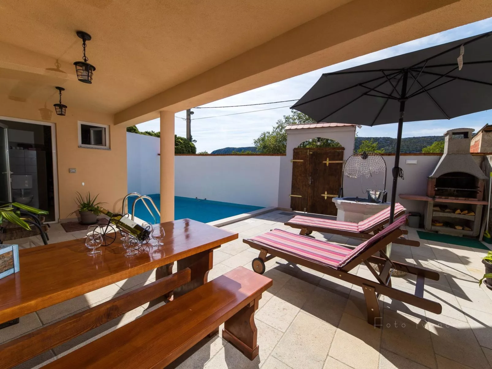 ODISEJA / HR-10262-01 - Buiten