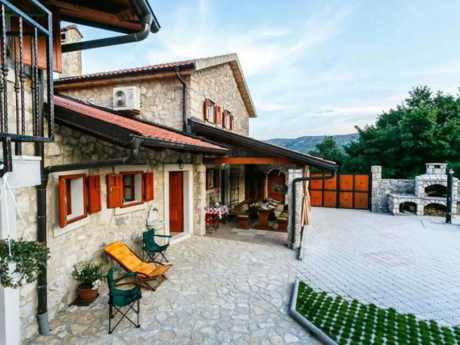 VILLA CASTRA / HR-08209-01 - Image-tags.info