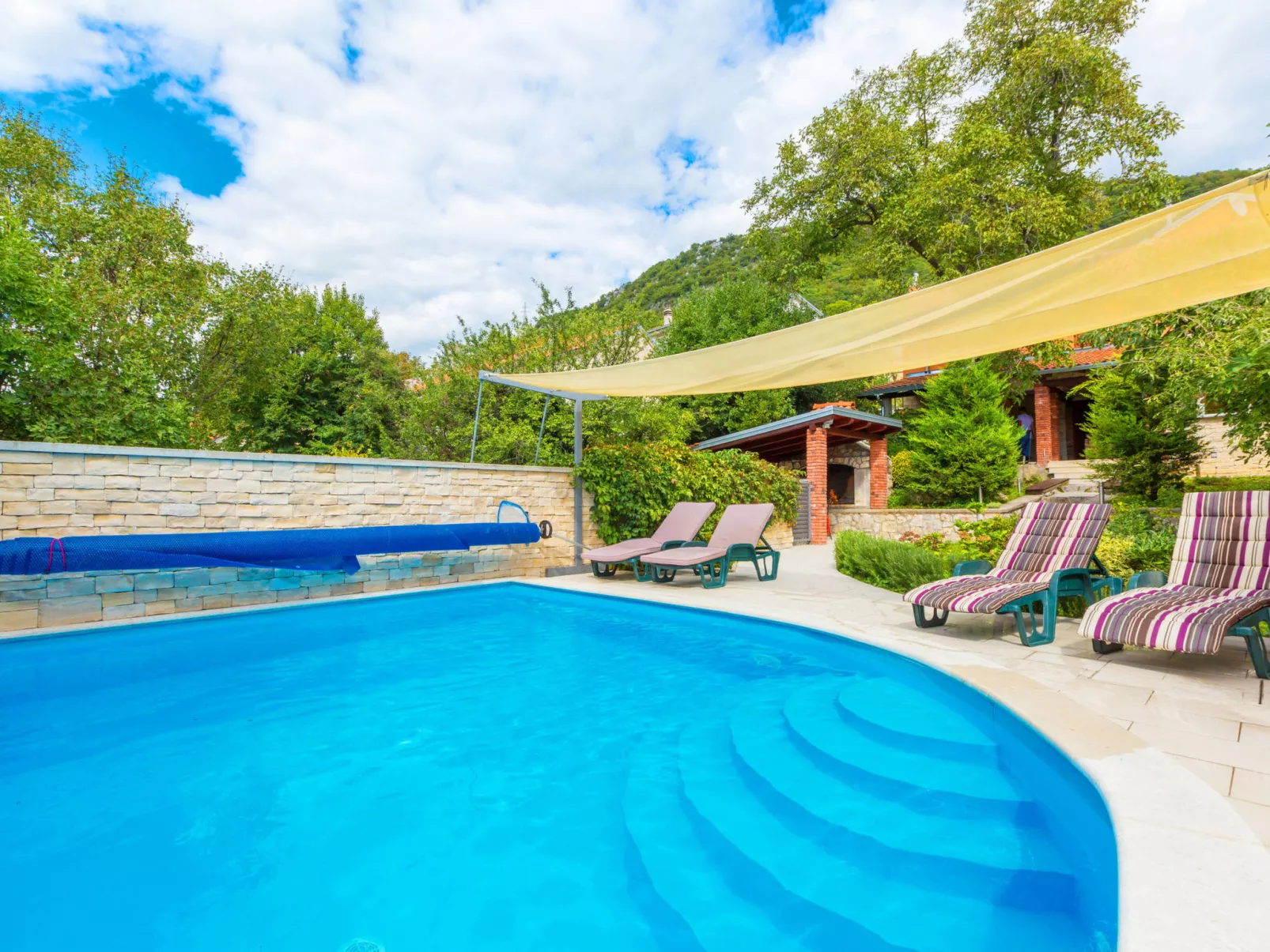 KRIZISCE / HR-09780-01 - Image-tags.info