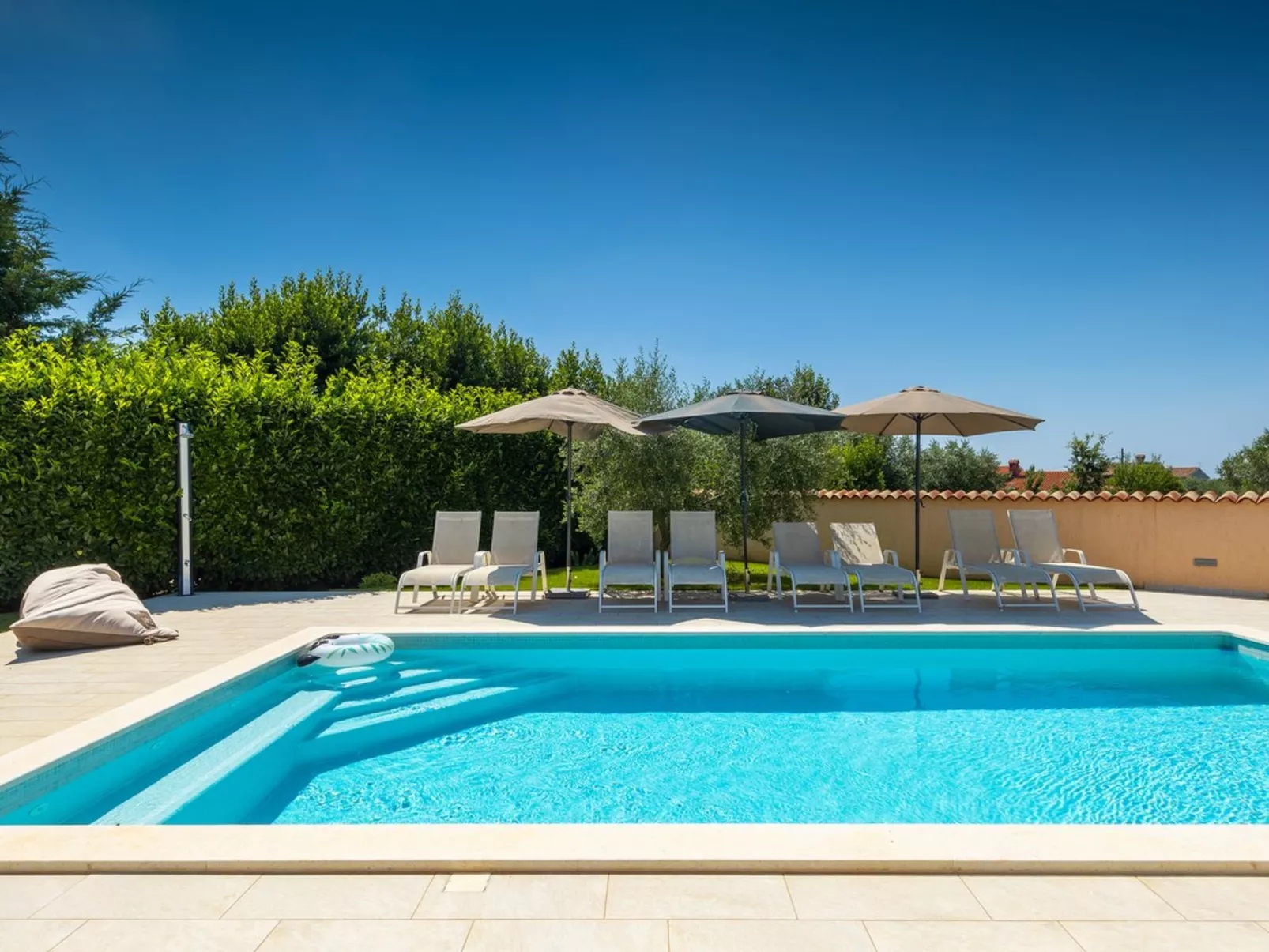 Villa Magica - Buiten