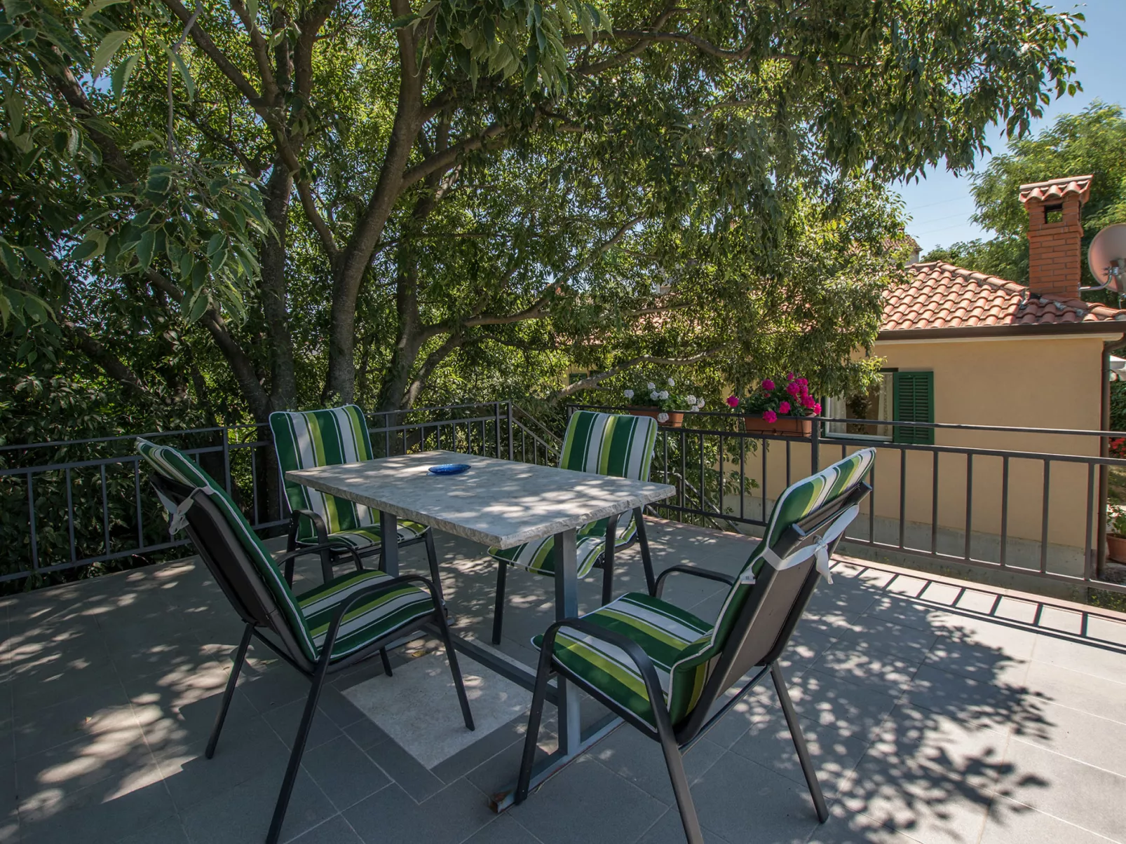 House 1276 - Image-tags.info