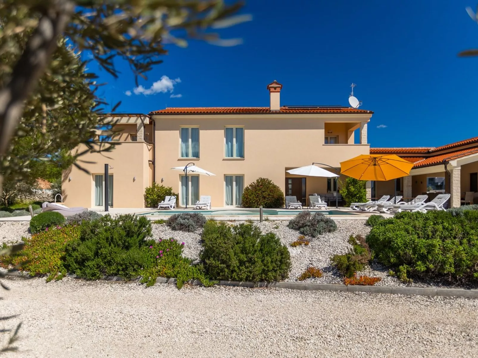 Villa Nirvana - Image-tags.info