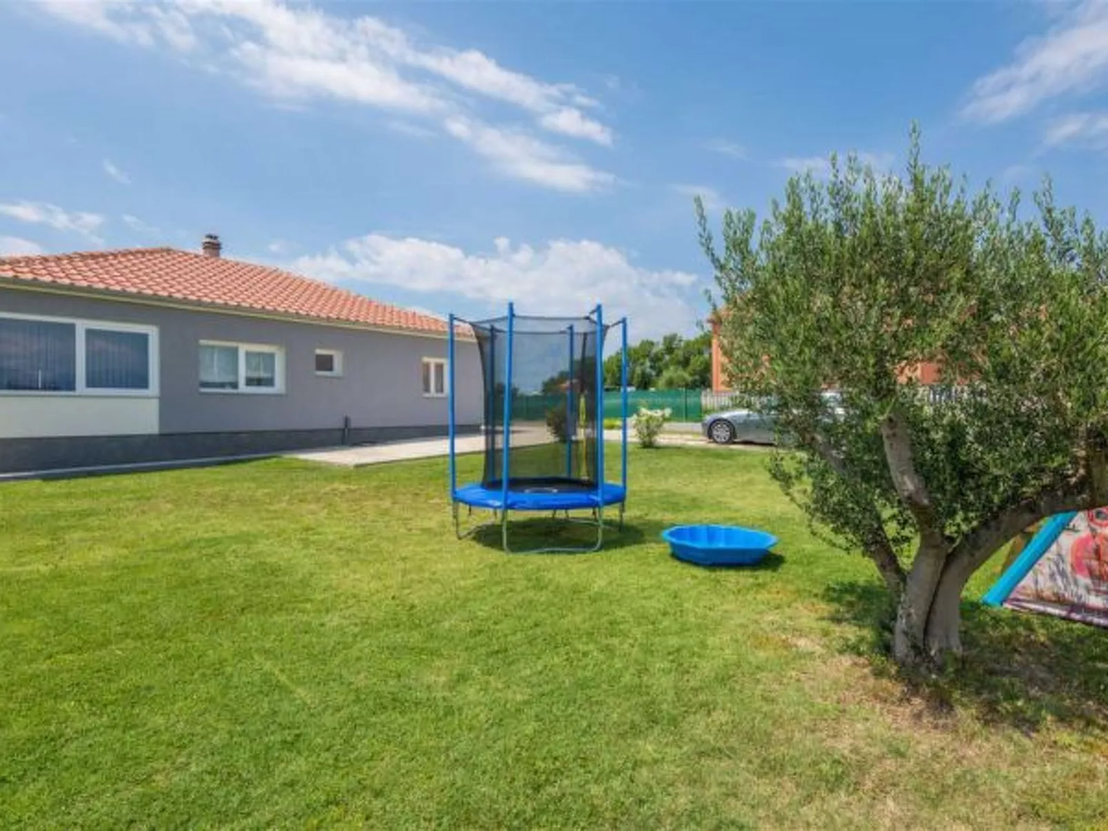 Holiday house Flora with pool - Image-tags.info