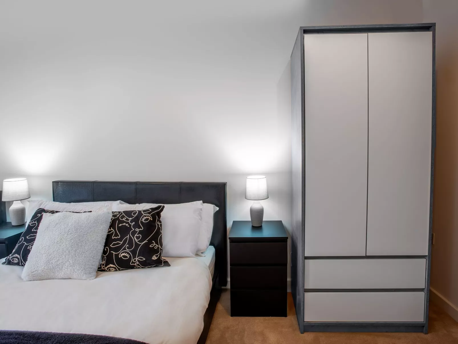 Brandneue, zentrale 2-Zimmer-Wohnung für 6 Gäste - Binnen