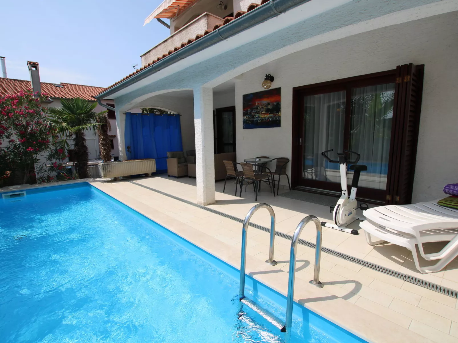 Villa Viktoria / HR-11041-01 - Image-tags.info