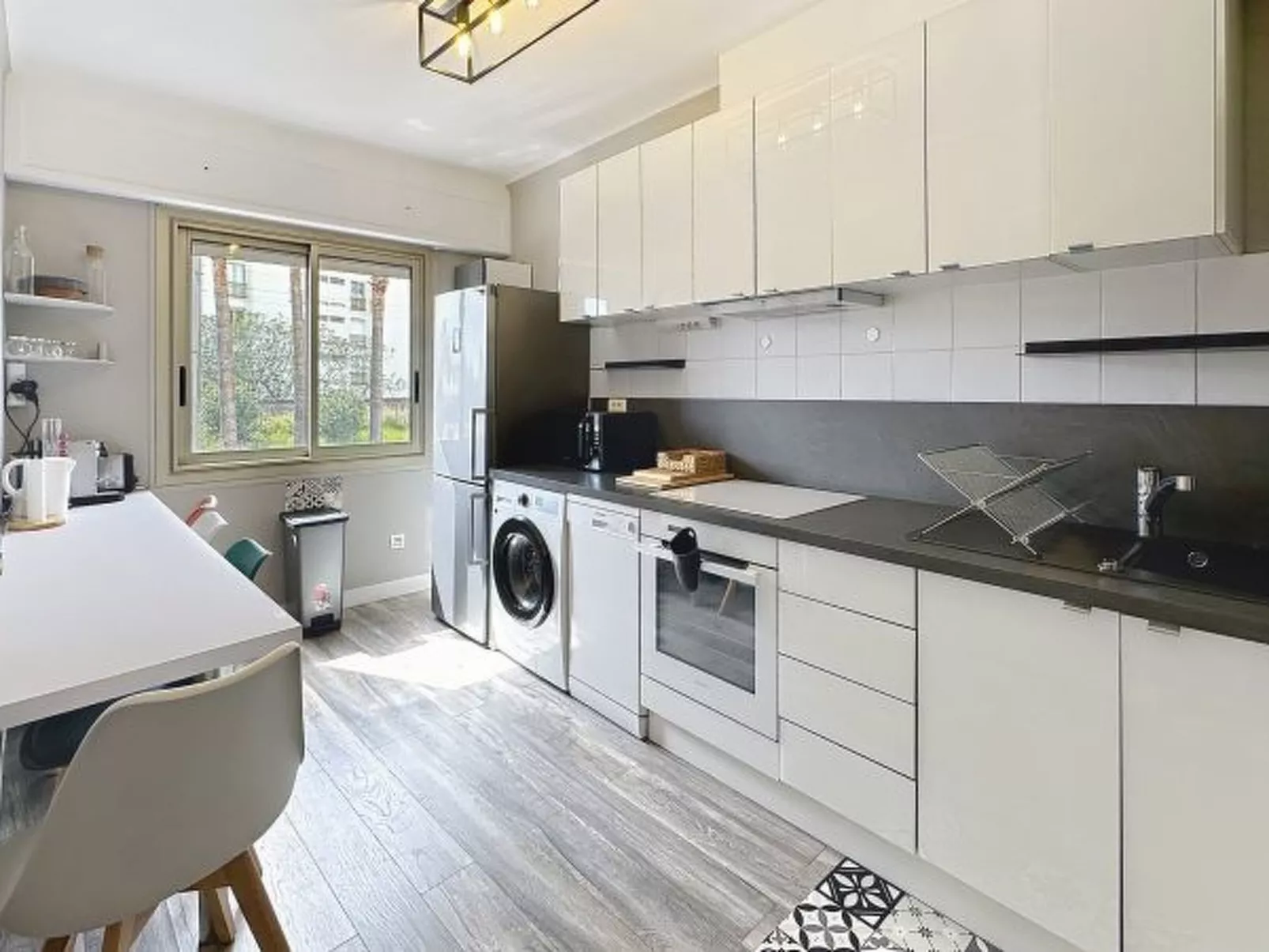 Beautiful 2 bedroom 2 mins from Croisette 337 - Image-tags.info