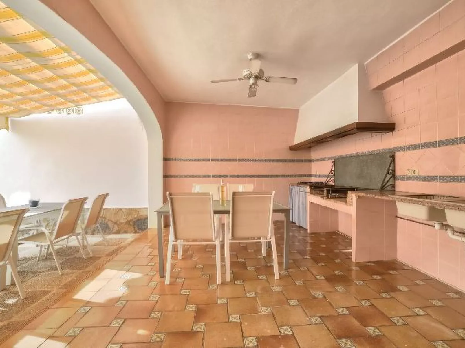 Villa Garrofer- PlusHolidays - Image-tags.info