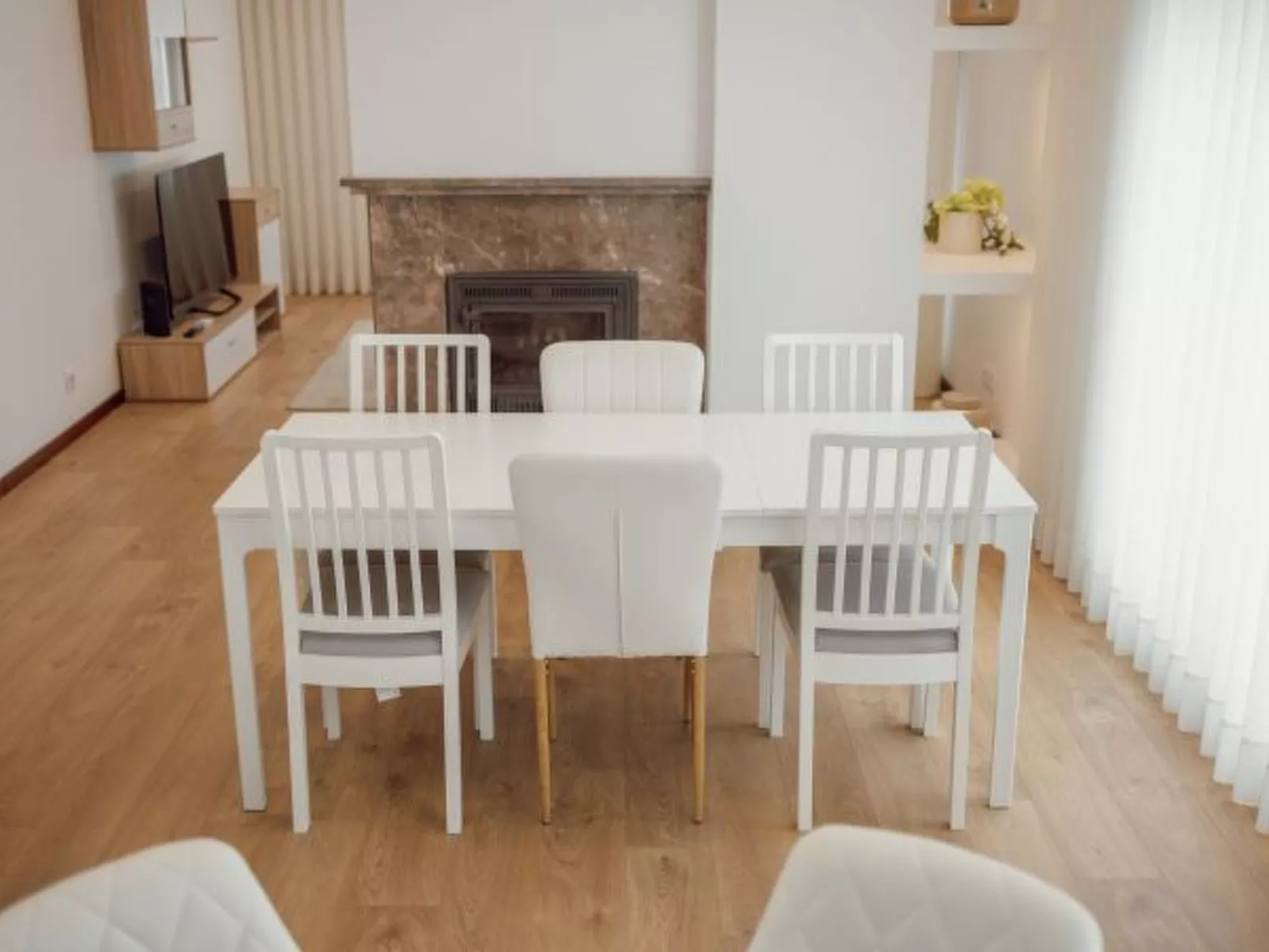 CITY CENTER GRAND SEA VIEW TERRACE by VACATIONY - Binnen