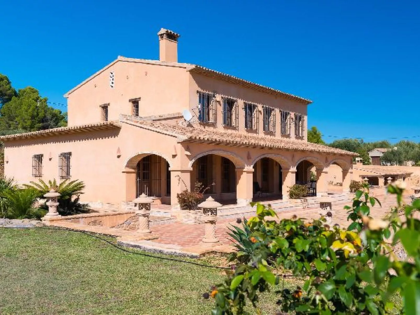 Villa Paraiso - PlusHolidays - Image-tags.info