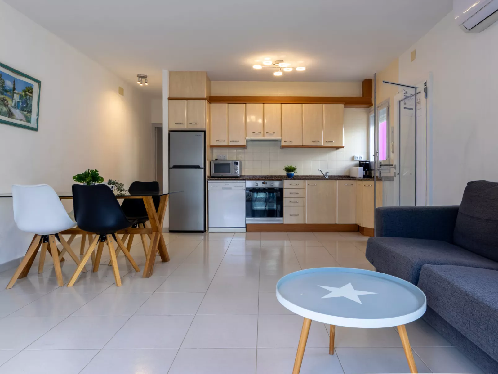 Higini Angles - Binnen