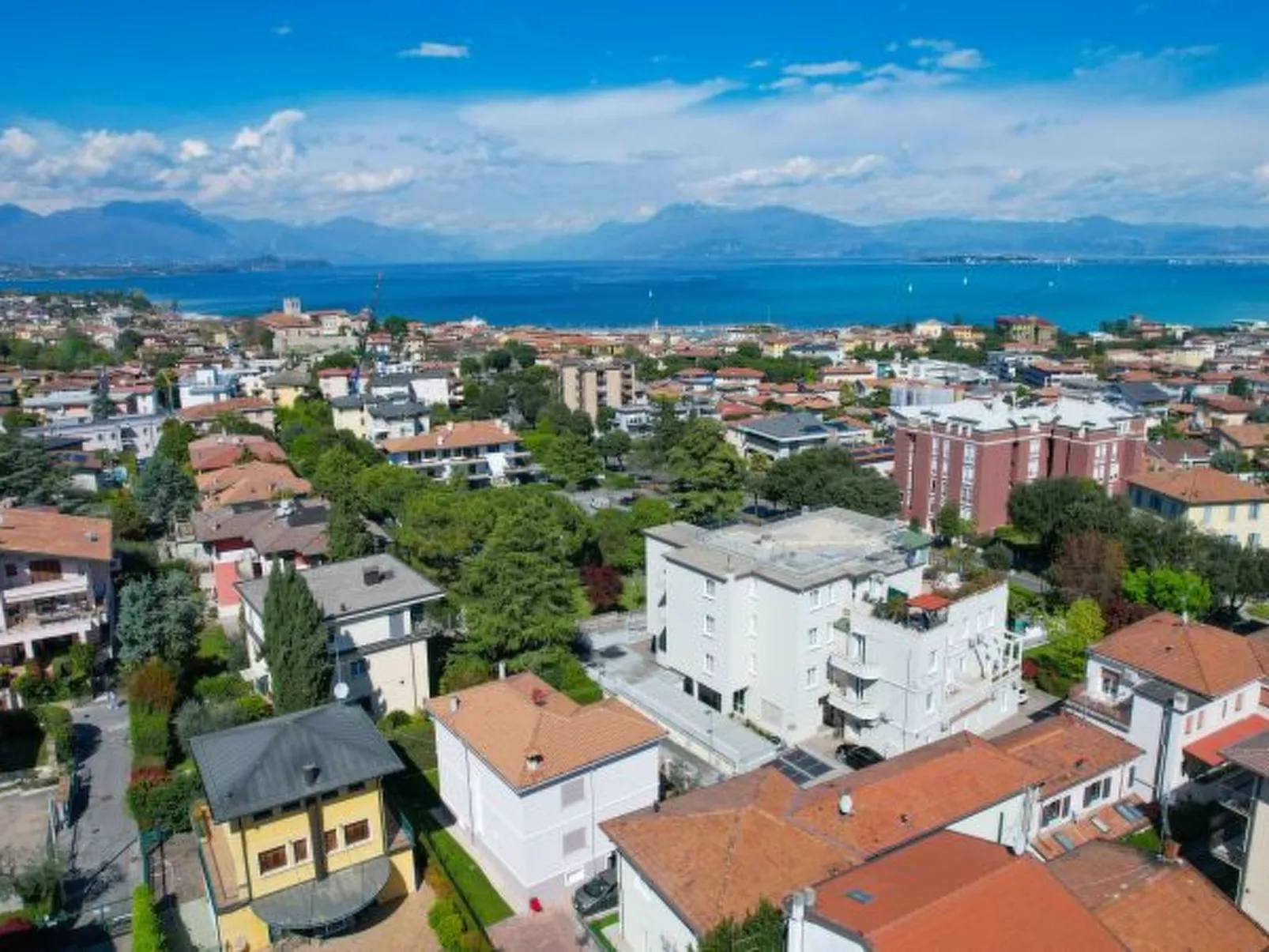 DesenzanoLoft Cappuccino mit privater Garage - Image-tags.info