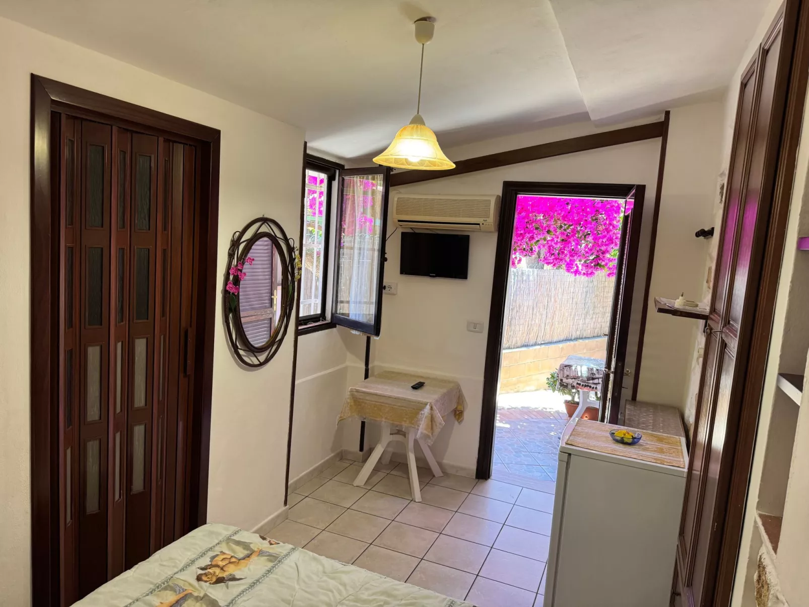 Gästezimmer 'Room' mit Grill - Binnen