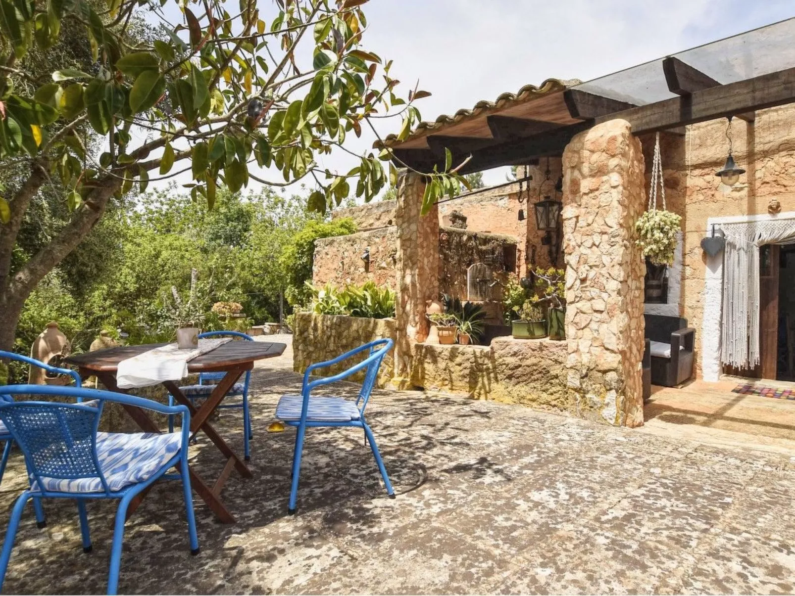 MONTSERRAT  ( SON PERETO ) - Buiten