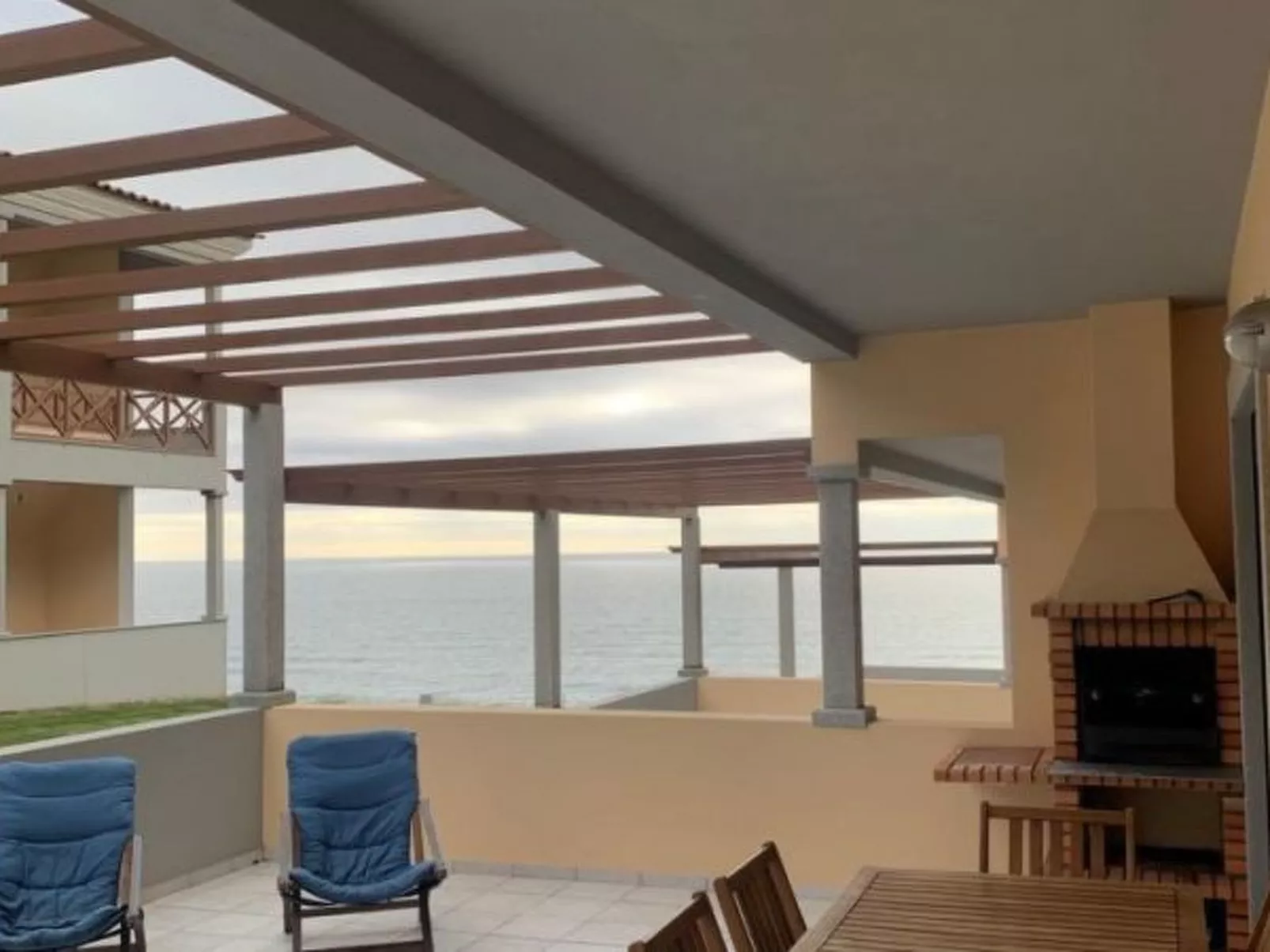 SUNSET HOUSE WITH SEAVIEW & TERRACE by VACATIONY - Buiten