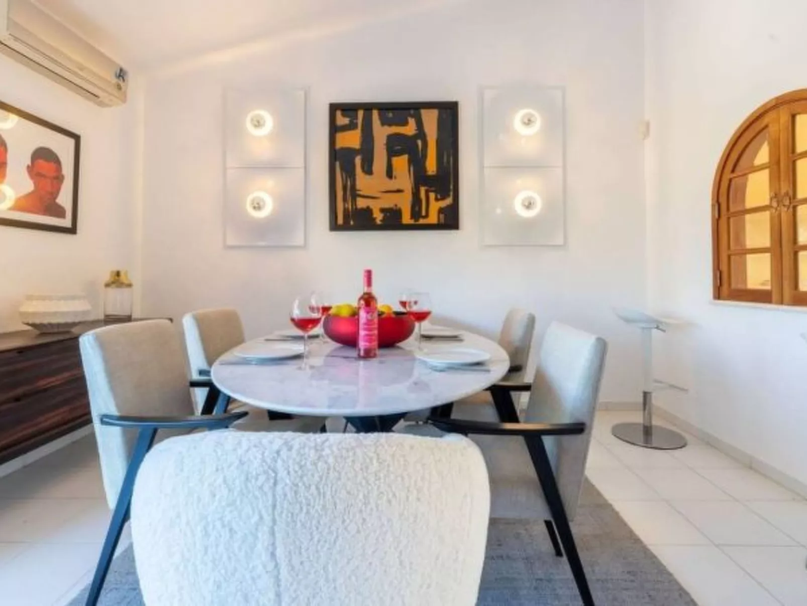 CARVOEIRO POOL HOUSE by VACATIONY - Binnen