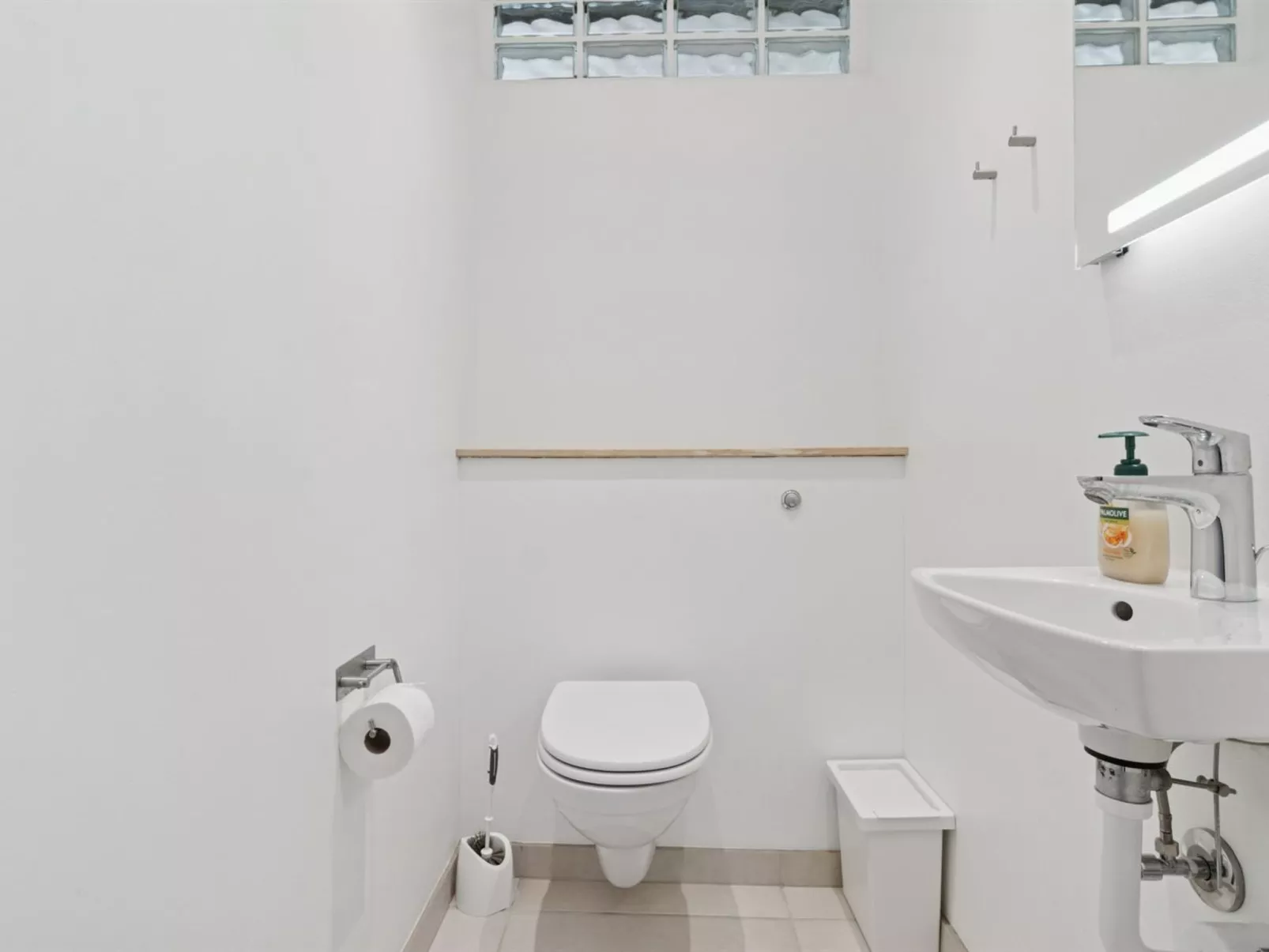 "Siegfried" - 100m from the sea - Binnen