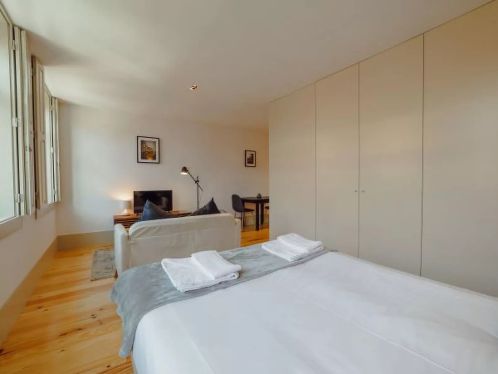 LEGACY OPORTO DESIGN APARTMENT H by VACATIONY - Binnen