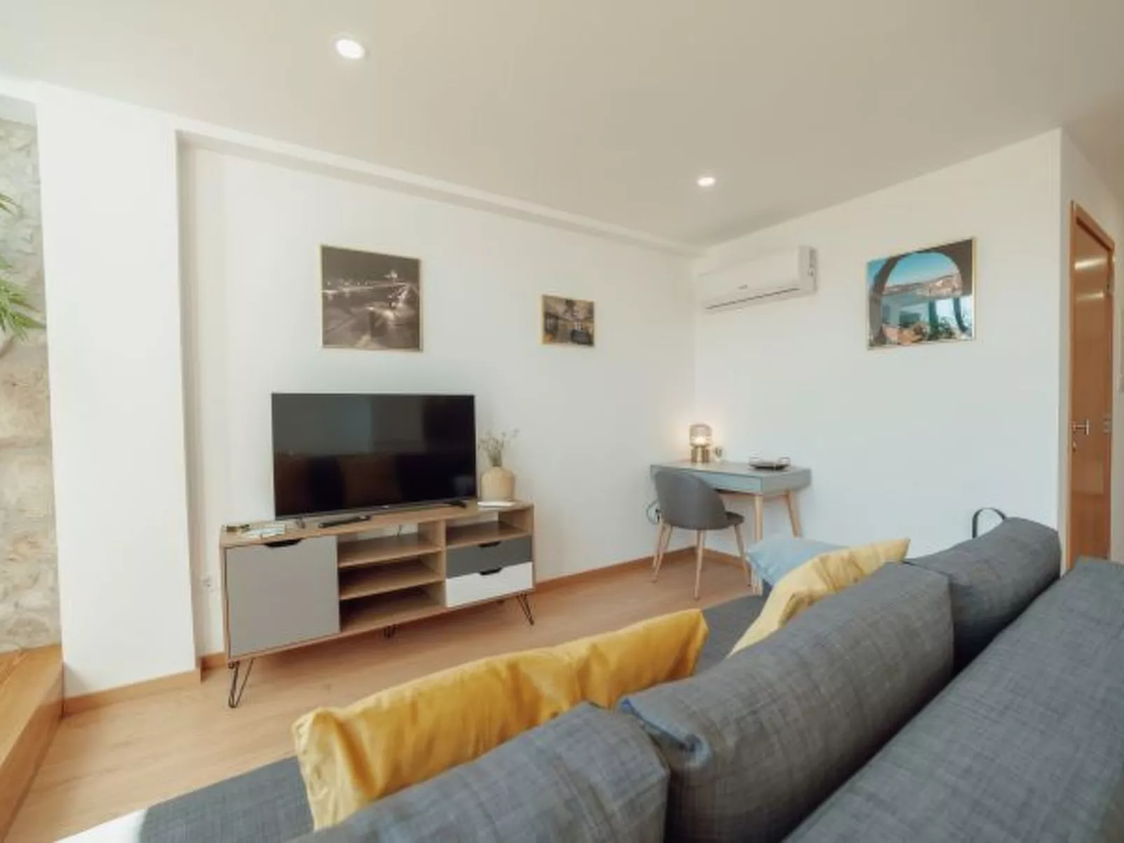 MODERN & STYLISH APARTMENT II by VACATIONY - Binnen