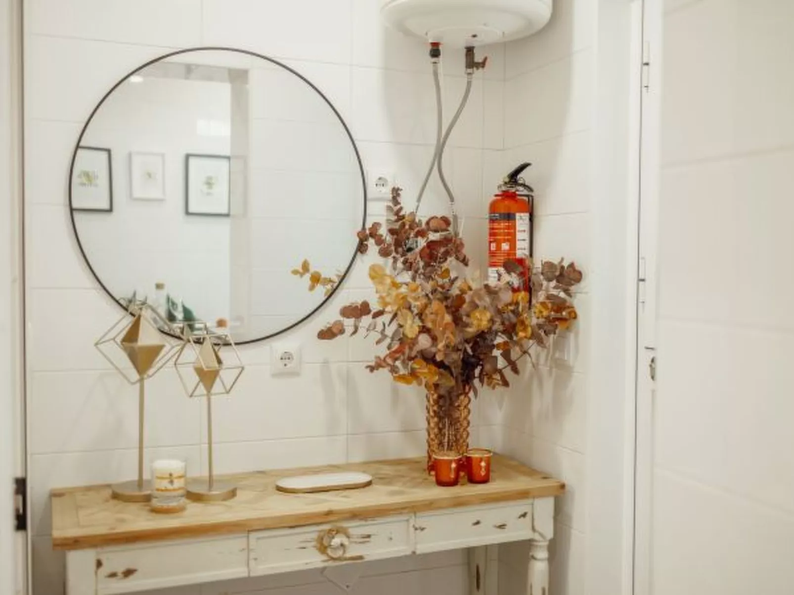 CITY CENTER COMFORT APARTMENT A by VACATIONY - Binnen