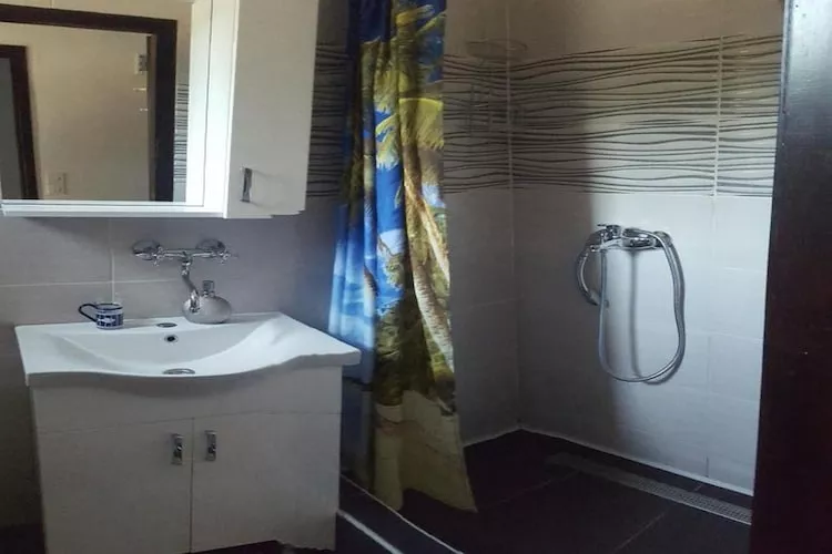 Apartments Katarina -Two Bedroom Apartment with Balcony and Sea View (A4) - Badkamer