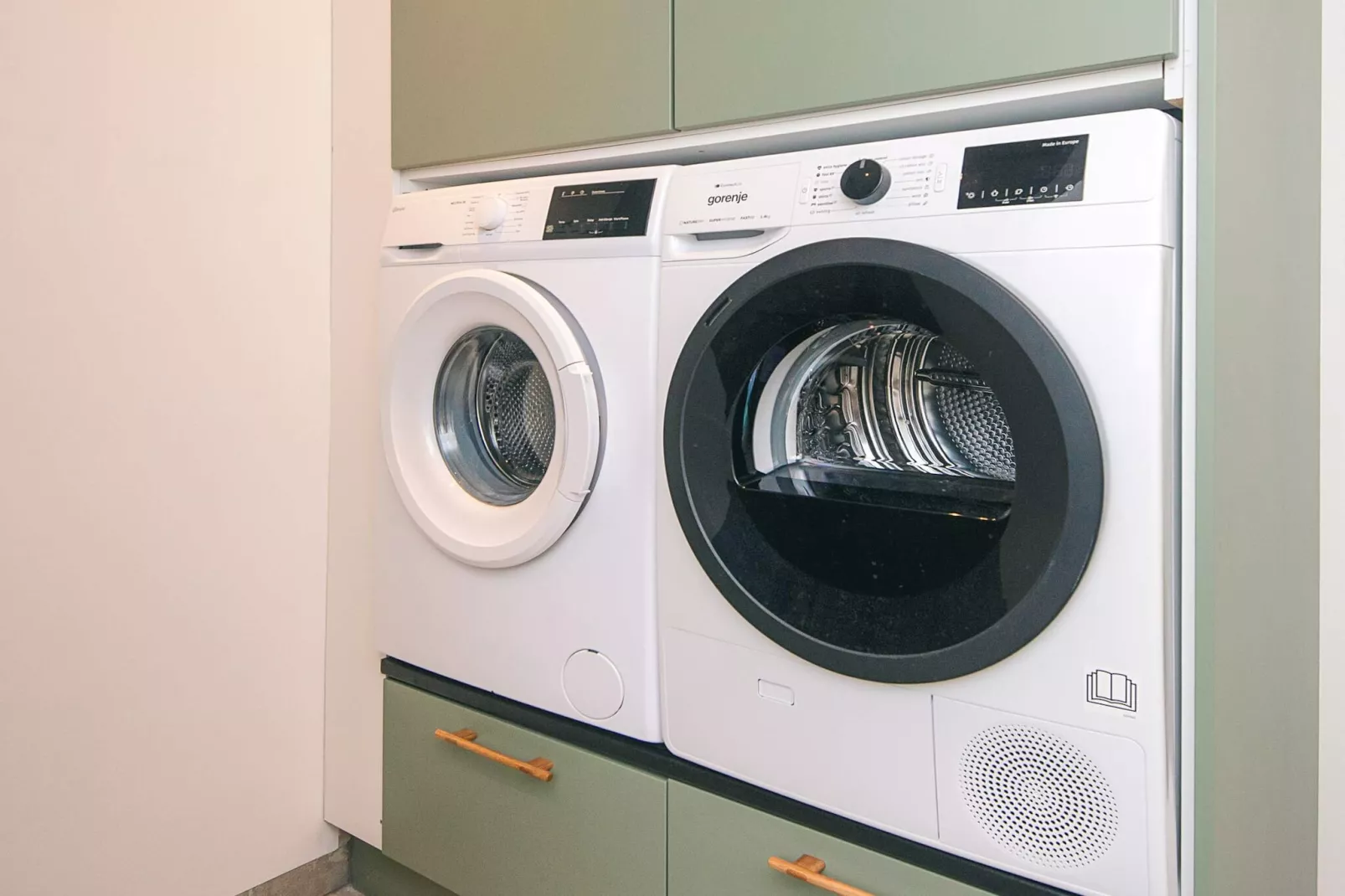 Kust ontsnapping met zwembad -- By Traum Ferienwohnungen - Binnen