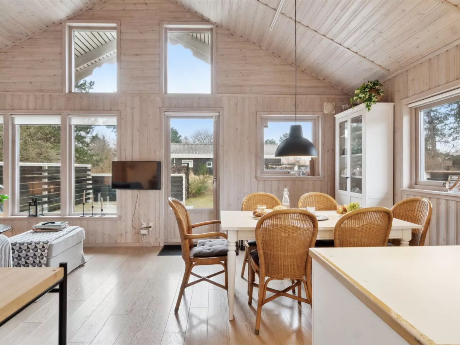 "Lavrens" - 300m from the sea - Binnen