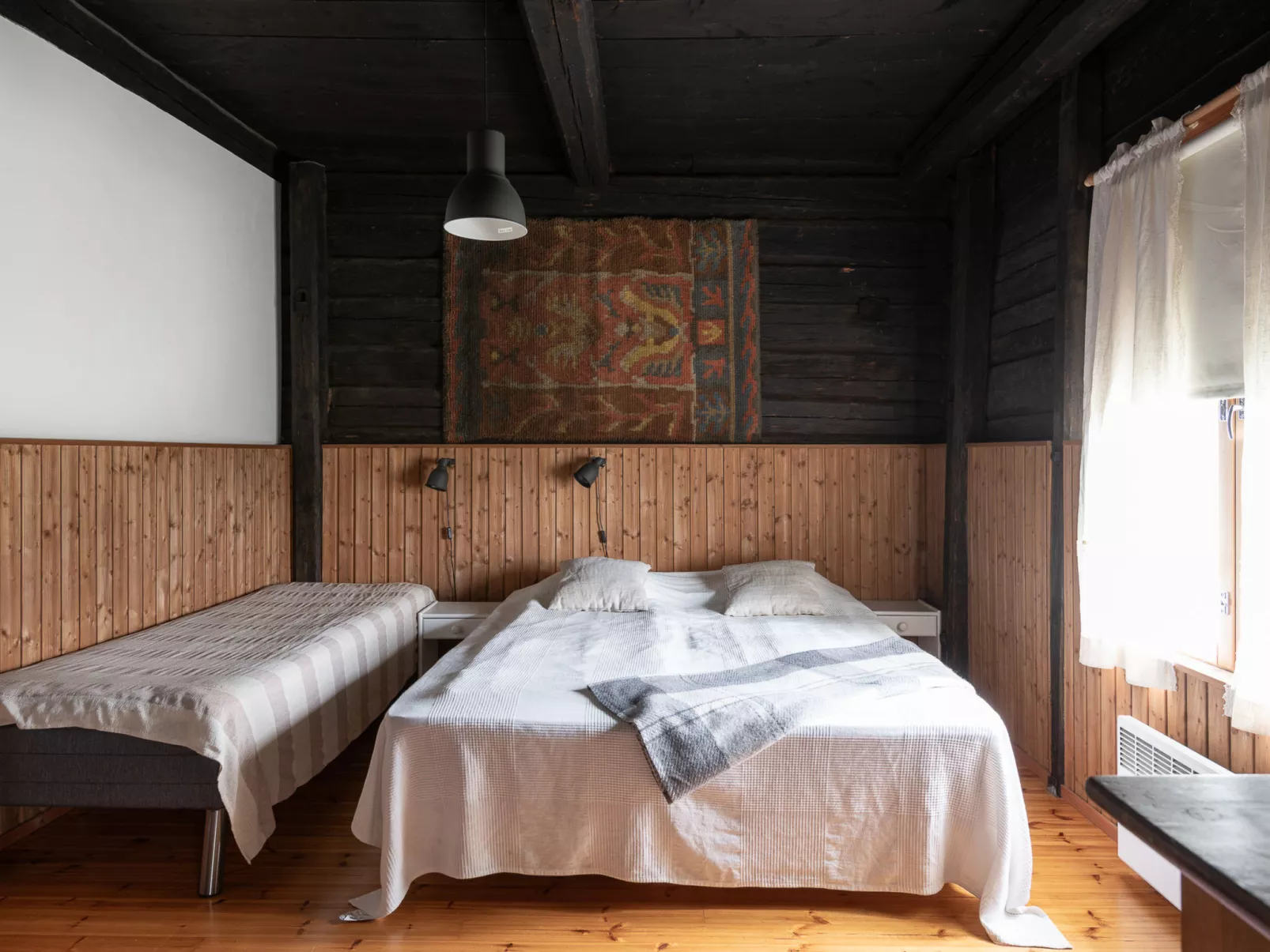 Virtaan väentupa - Binnen