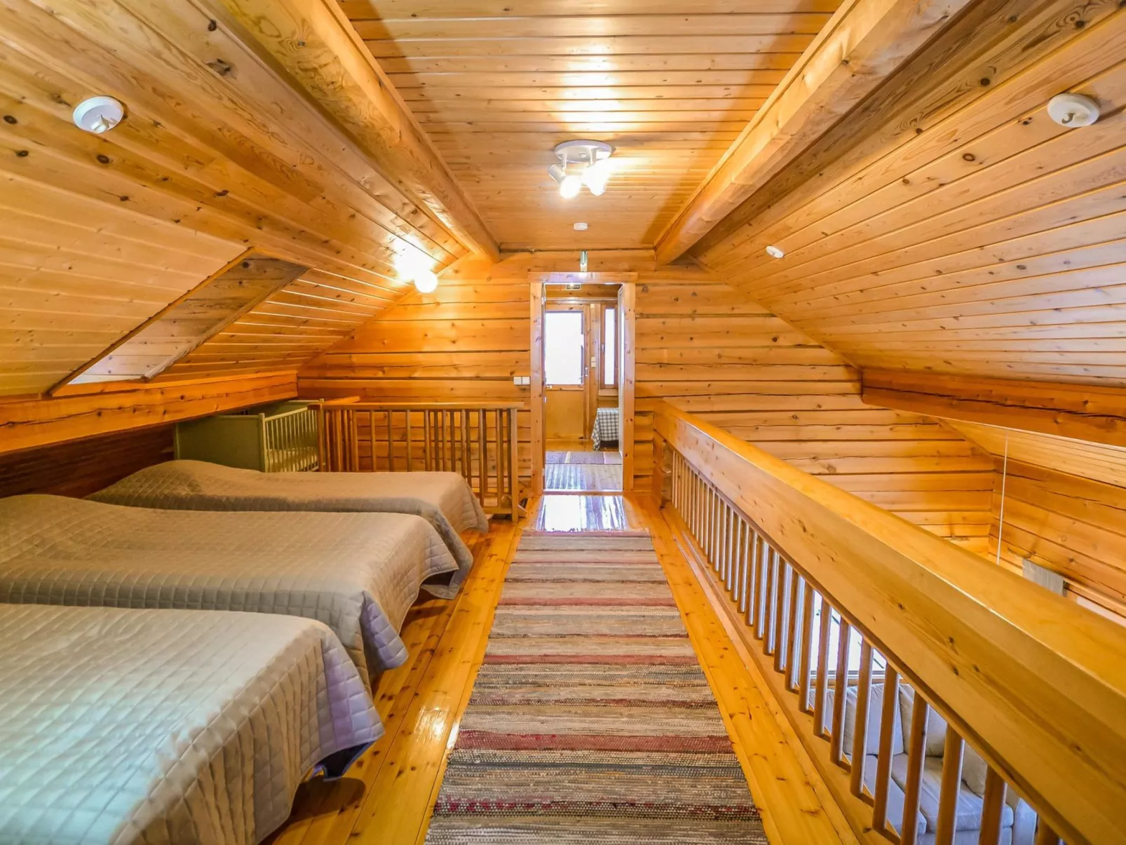 Laattaja mökki - Binnen