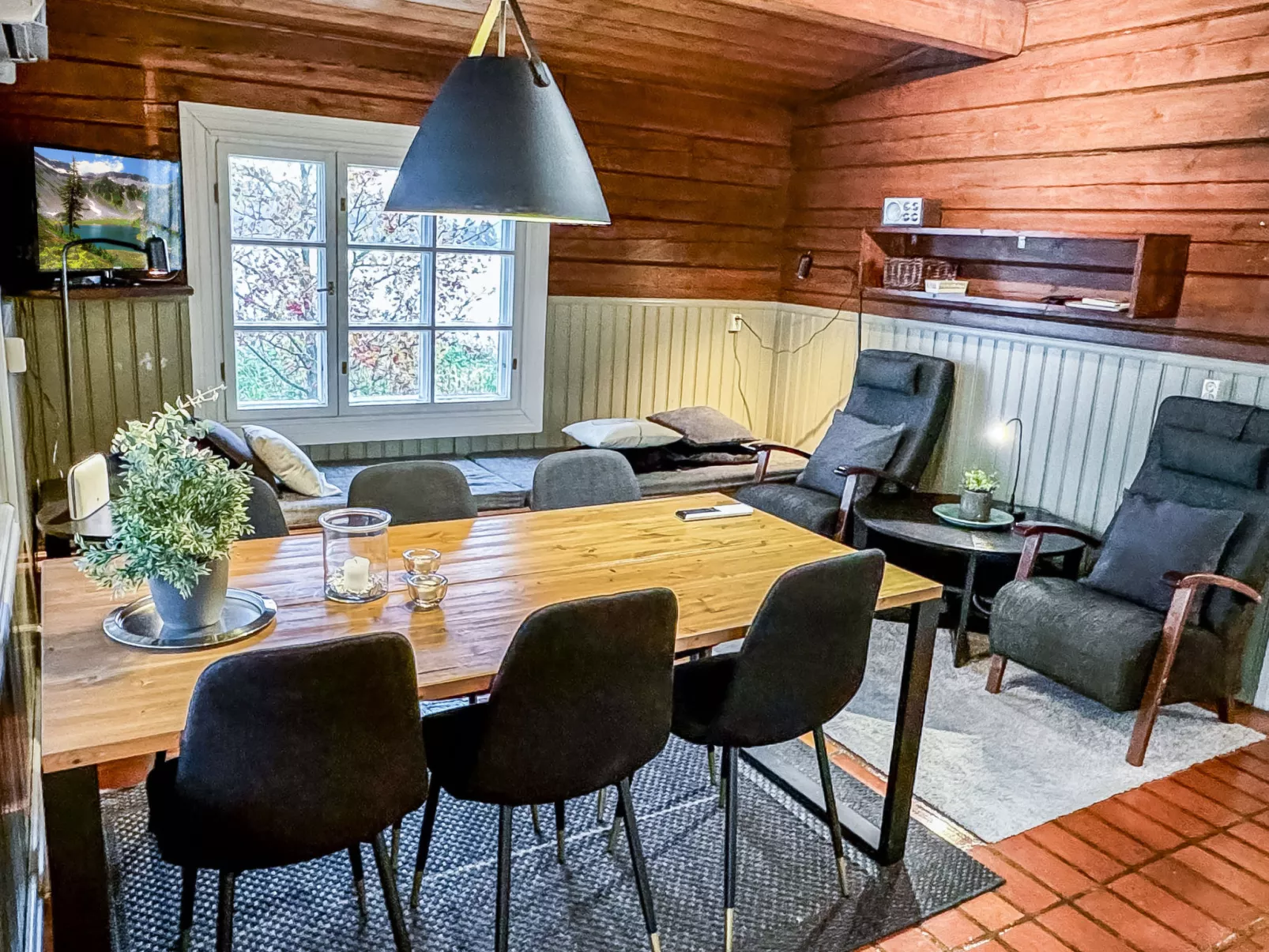 Peltosirkku - Binnen