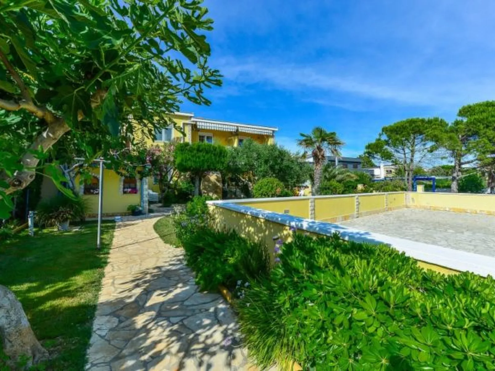 Holiday Apartment Inga with exit to the beach - Image-tags.info