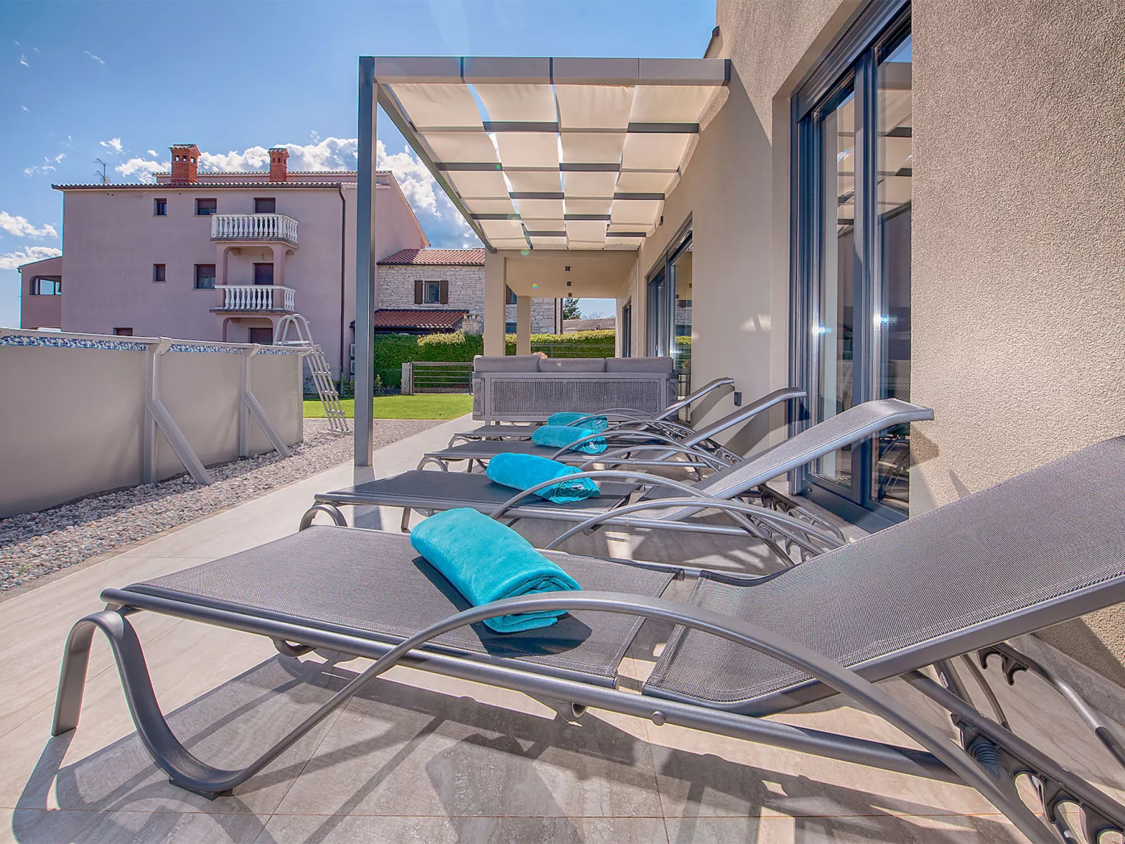 House 2406 - Image-tags.info