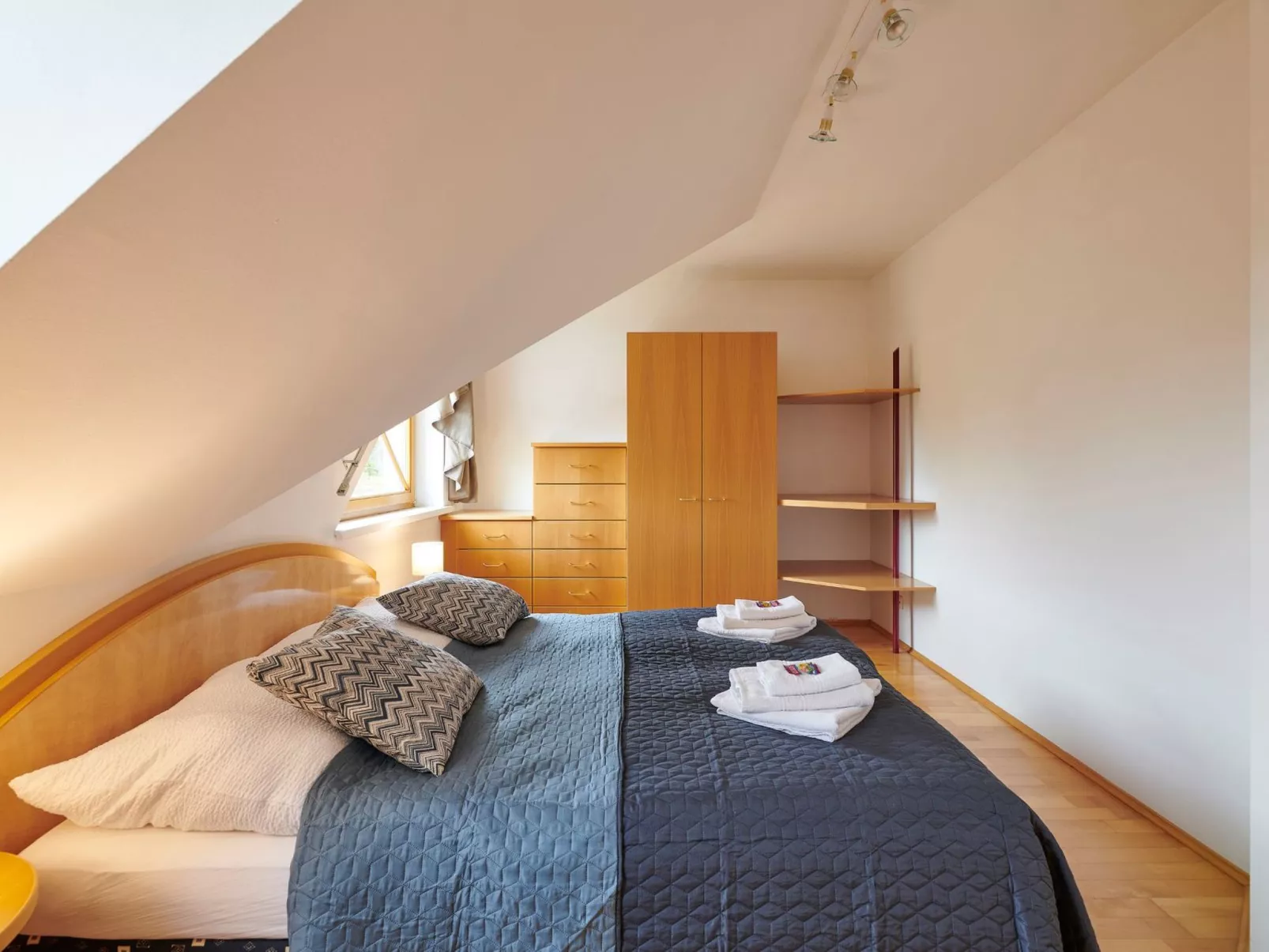 DAS BURGENNEST - Binnen