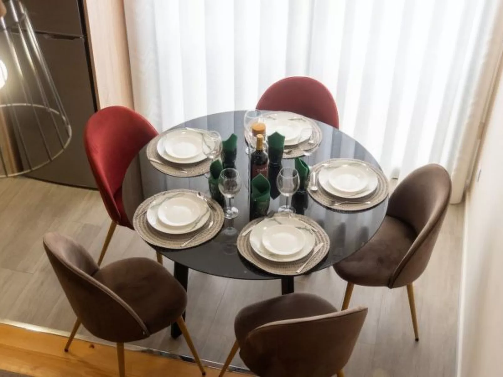 CITY CENTER COMFORT APARTMENT B by VACATIONY - Binnen