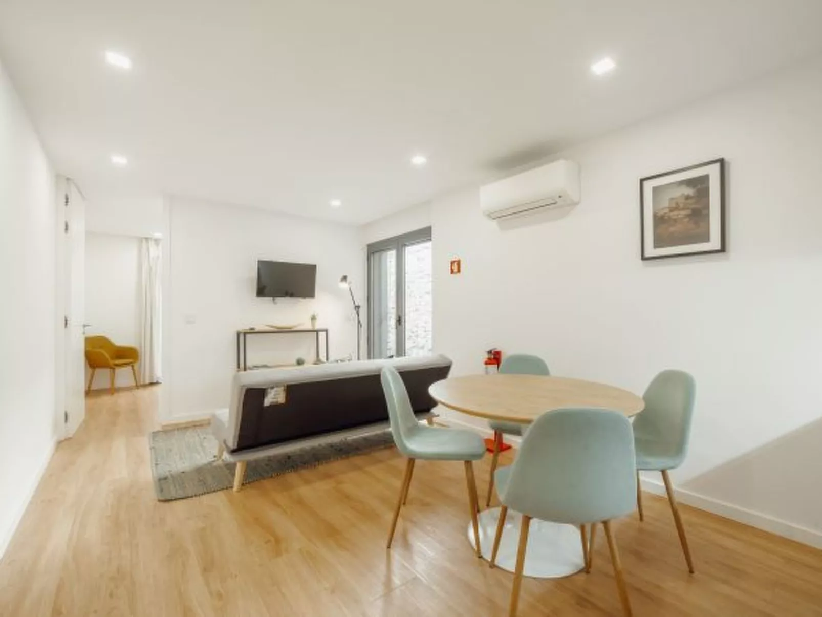 COURTYARD OPORTO DESIGN APARTMENT L WITH TERRACE - Binnen