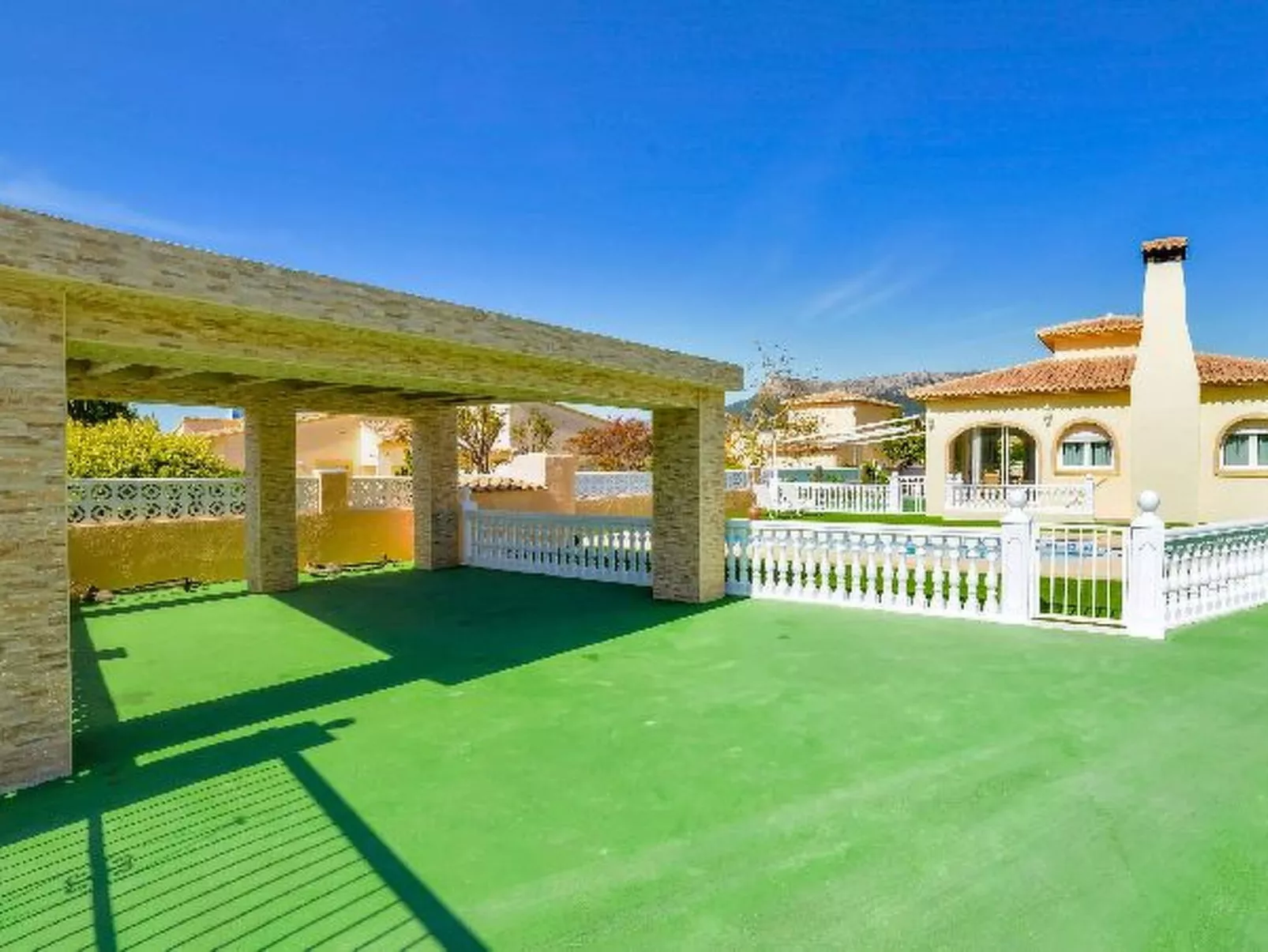 Villa Alaska - PlusHolidays - Image-tags.info