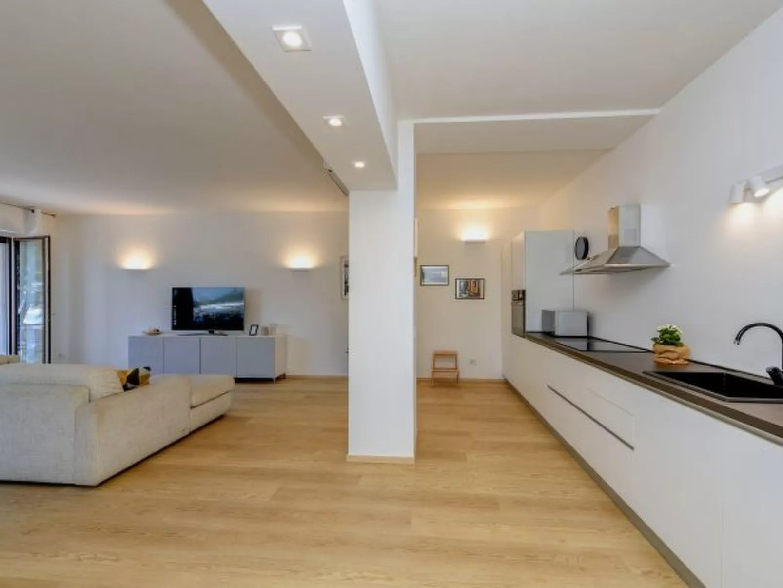 DesenzanoLoft - Der Riese vom See - Image-tags.info