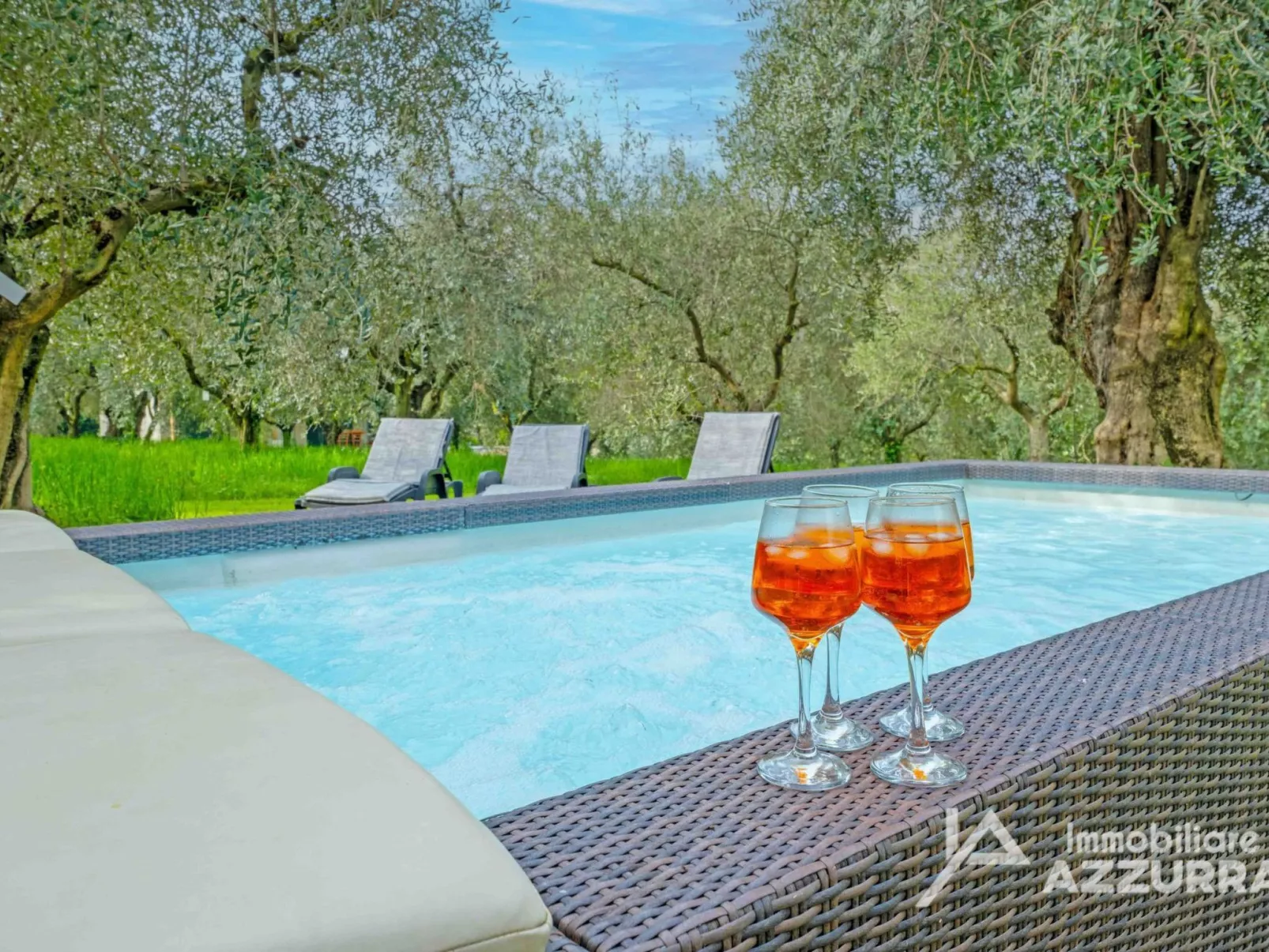 Villa i Roccoli, zwischen Olivenbäumen mit priva - Image-tags.info