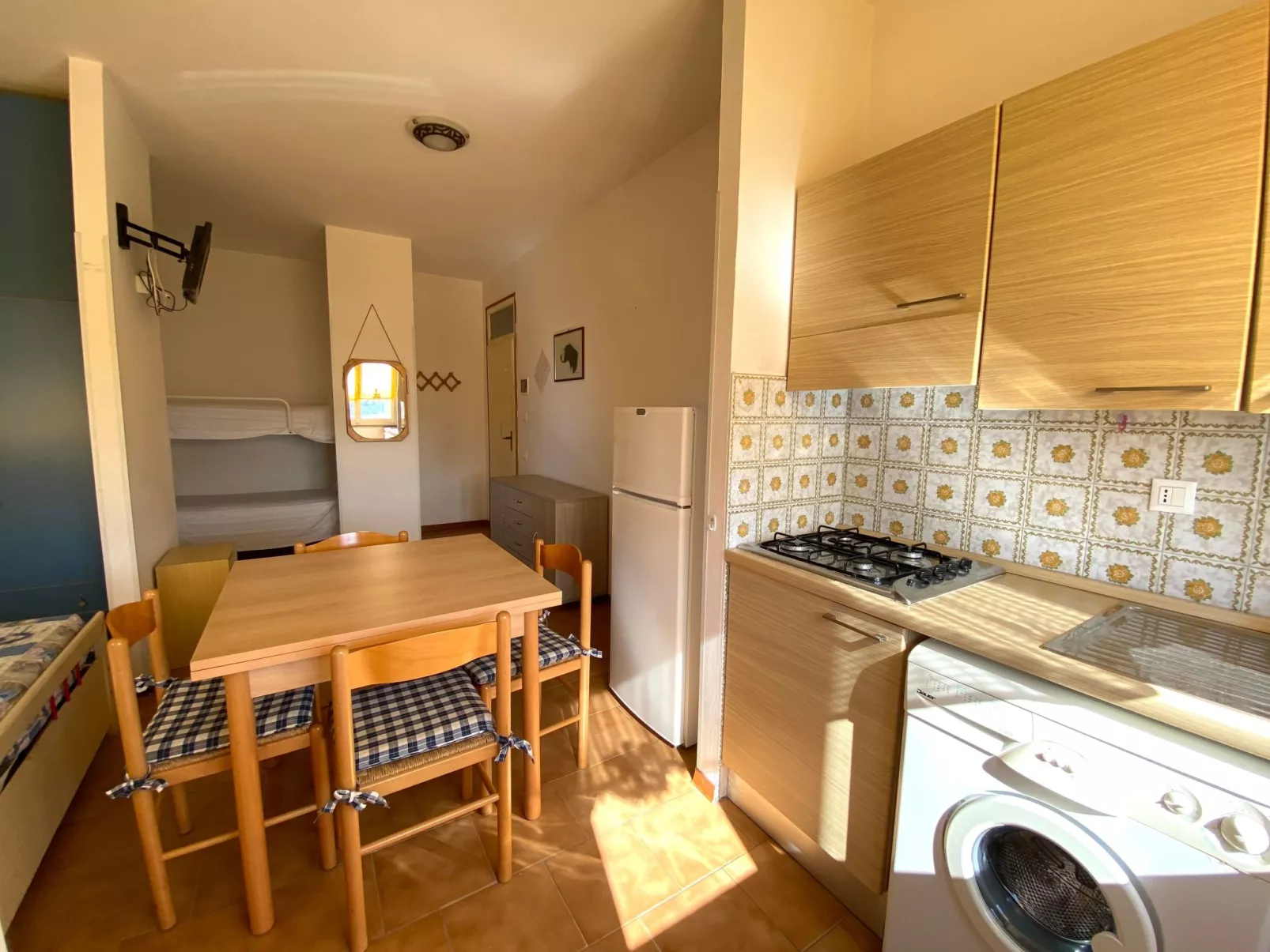 In Lido Delle Nazioni mit Kleinem Balkon - Binnen