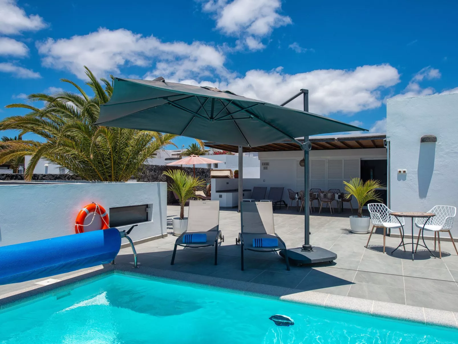 Mit Whirlpool - Buiten