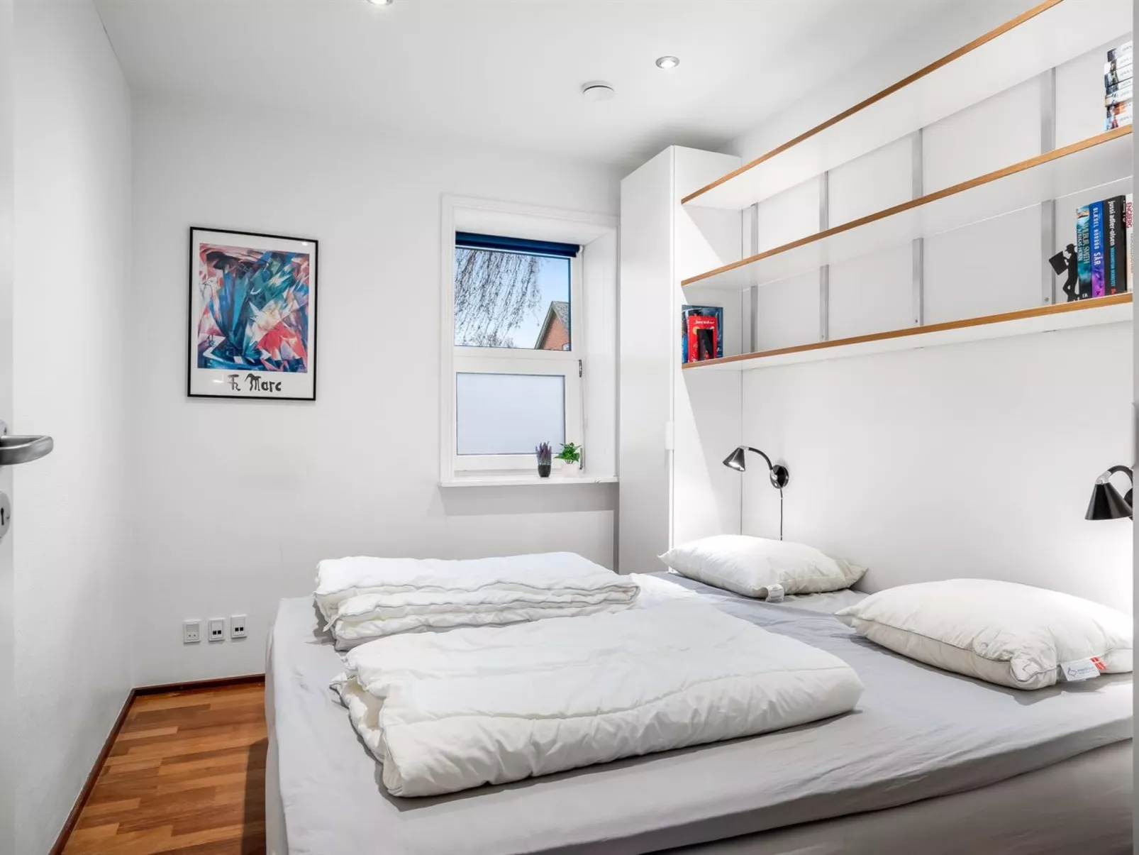 "Elene" -  from the sea - Binnen