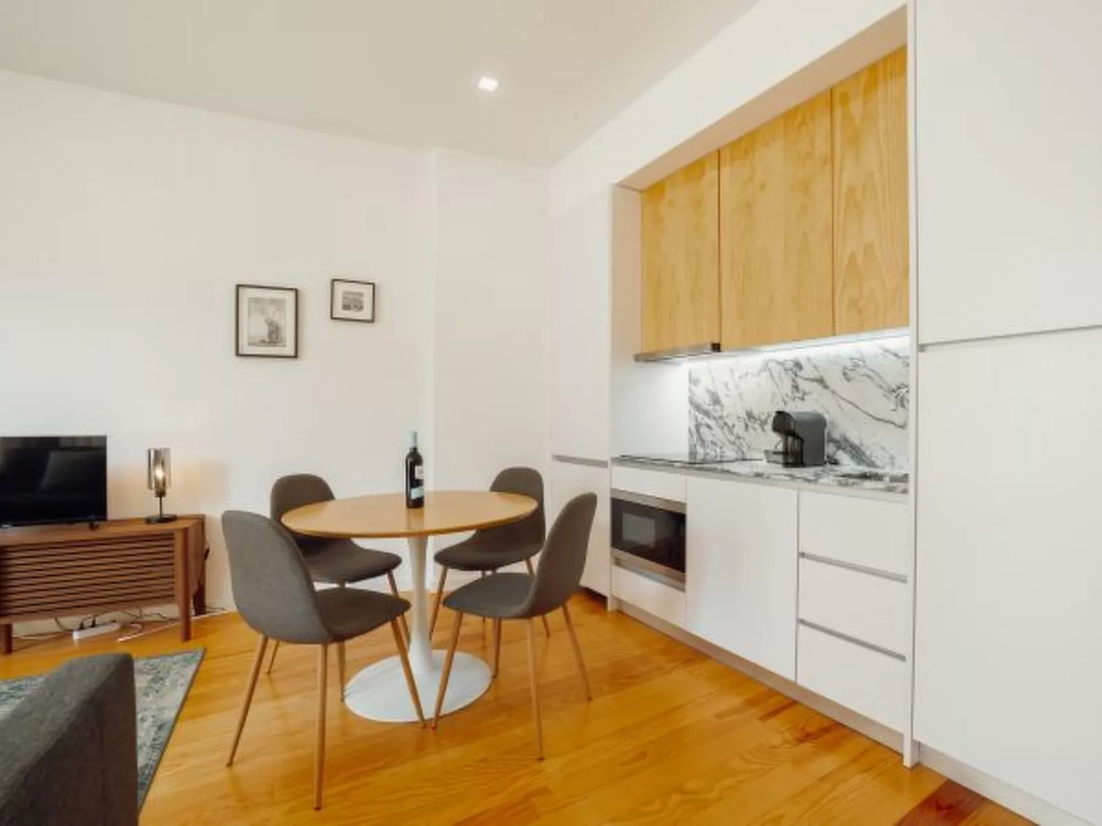 COURTYARD OPORTO DESIGN APARTMENT C WITH TERRACE - Binnen