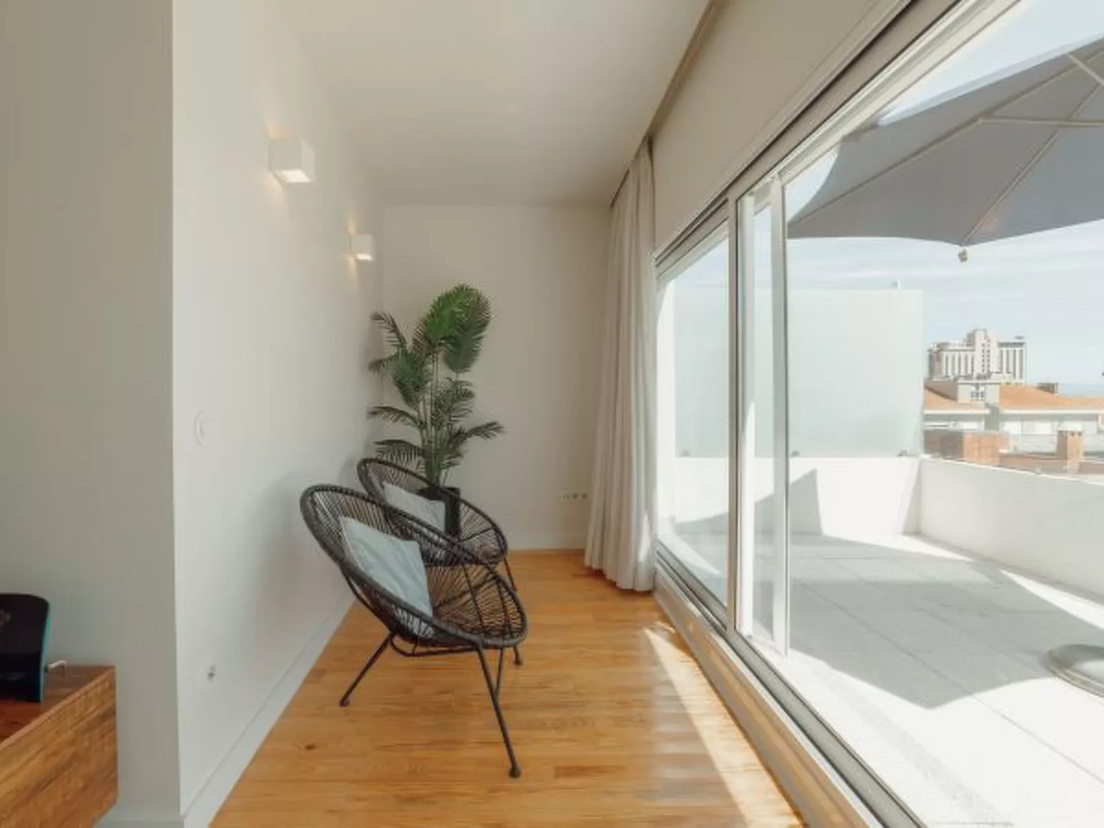 PORTO PANORAMIC VIEWS WITH TERRACE by VACATIONY - Binnen