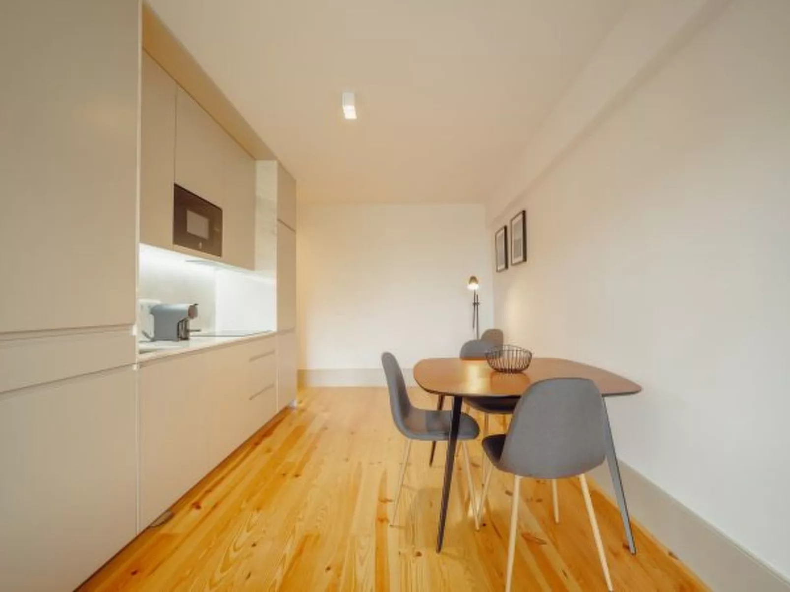 LEGACY OPORTO DESIGN APARTMENT E by VACATIONY - Binnen