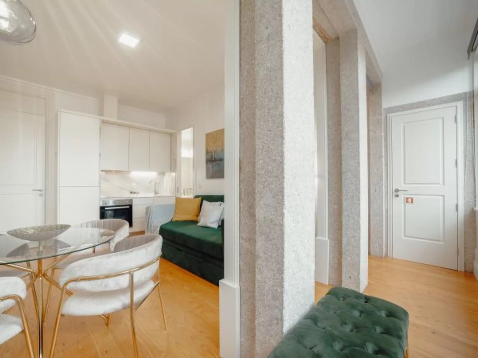 DOWNTOWN PREMIUM APARTMENT by VACATIONY - Binnen