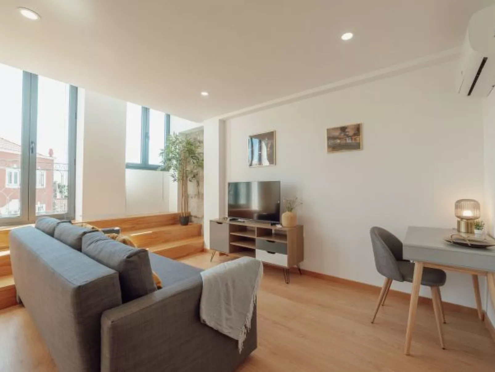 MODERN & STYLISH APARTMENT II by VACATIONY - Binnen