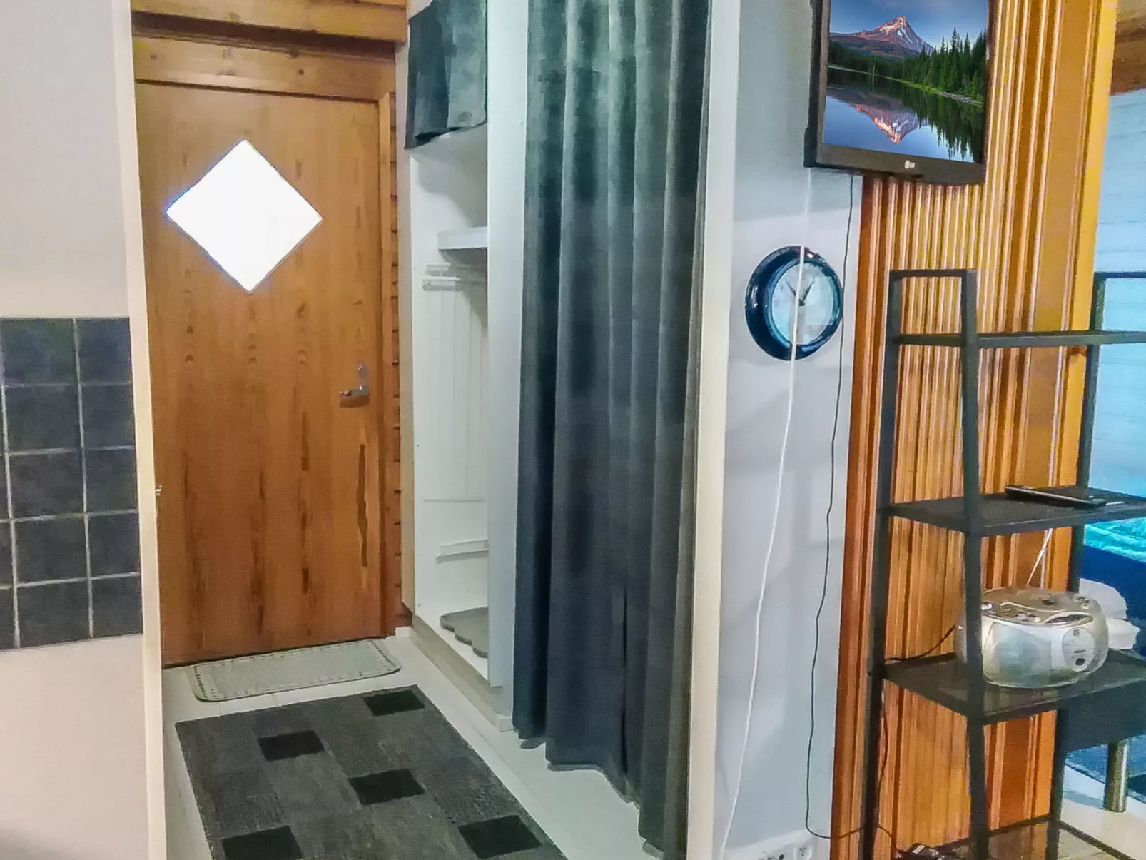 Kulta-käkönen 6 by bomba - Binnen