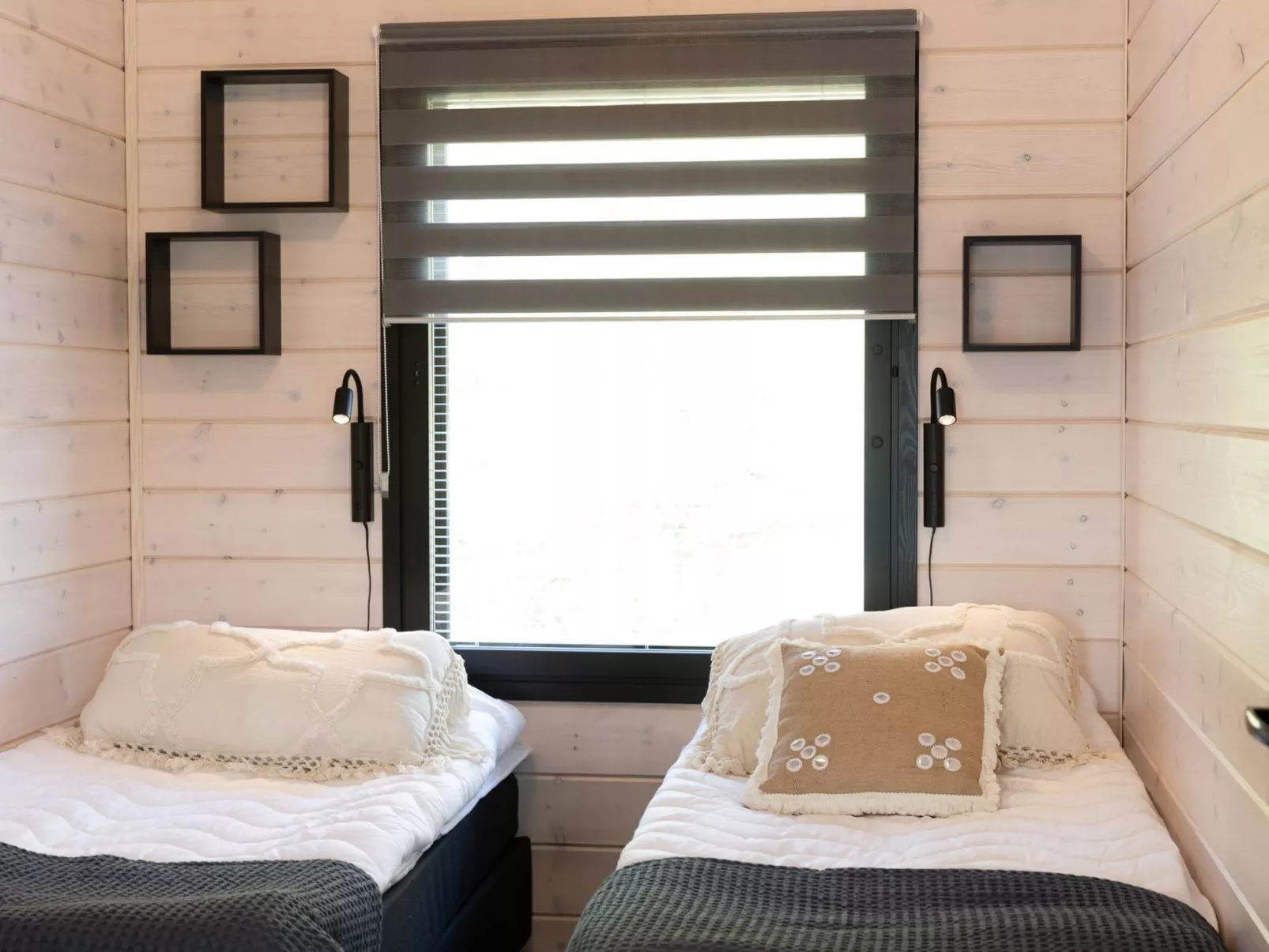 Saanan helmi - Binnen